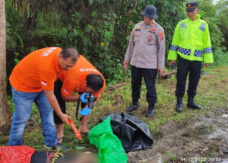 Mengejutkan! Remaja Perempuan yang Ditemukan Meninggal di Bypass Padang Ternyata Lagi Hamil, polisi autopsi