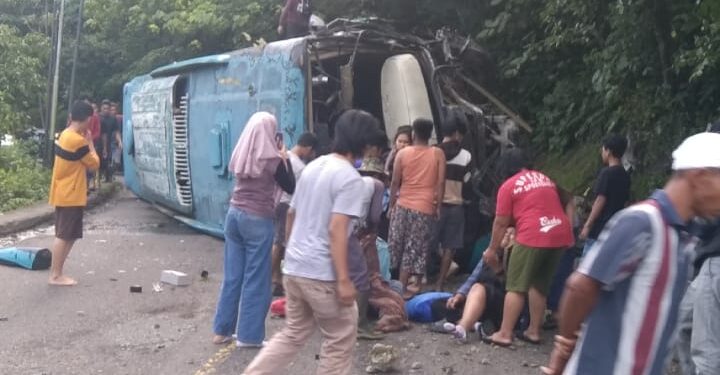 Tabrakan Beruntun di Silaing