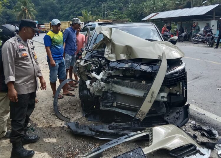 Honda HR-V Tabrakan Dengan Truk Di Solok, Begini Kondisi Pengemudi ...