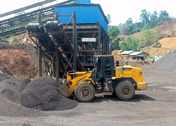 Tambang Biji Besi di Pasaman Barat