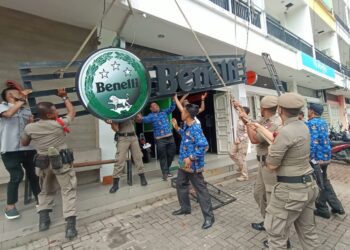 Nakalnya Warga Padang Malas Bayar Pajak