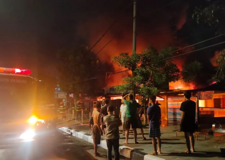 50 Sepeda Motor Ludes Terbakar di Padang