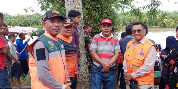 Paranormal Ikut Cari Warga Diduga Diterkam Buaya di Pasaman Barat