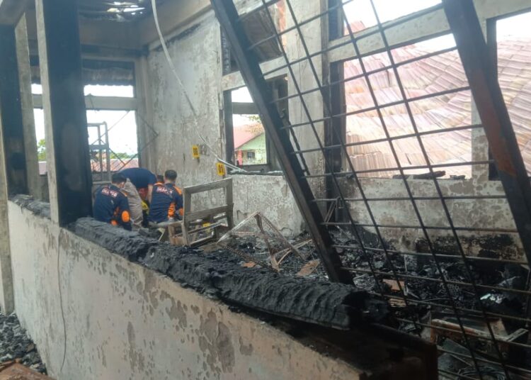 Siswa Belajar Daring Pasca SMKN 2 Pariaman Terbakar