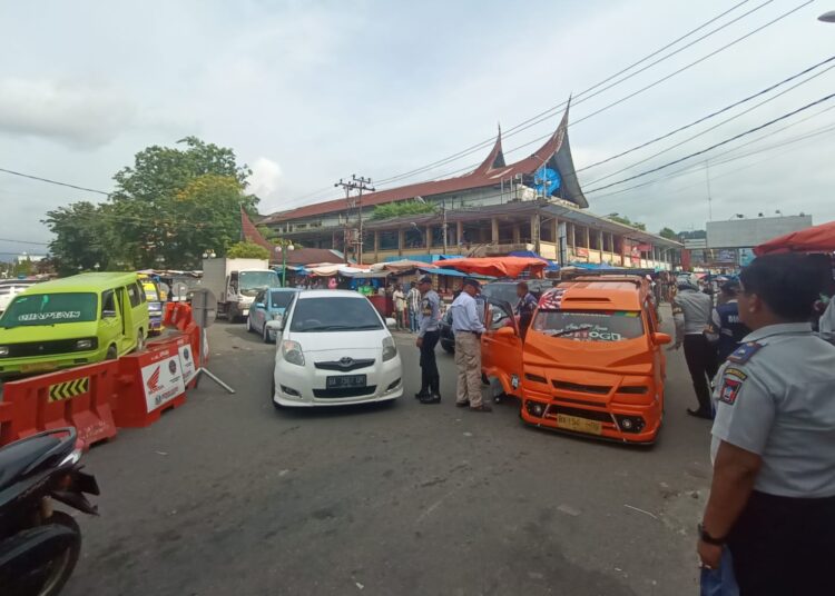 Warning Buat Sopir Angkot Padang, Langgar Jalur di Pasar Raya Langsung Ditindak!