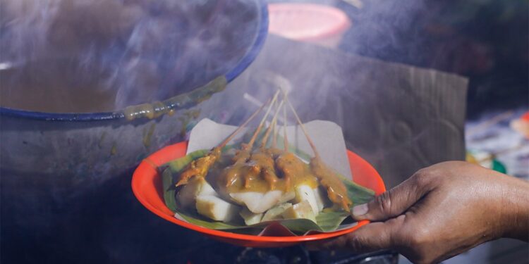 Sate Masuk 100 Makanan Terpopuler Dunia 2023