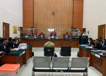 Suasana persidangan mantan Kapolda Sumatera Barat Irjen Teddy Minahasa di PN Jakarta Barat, Senin (20/2/2023). Foto: Kompas