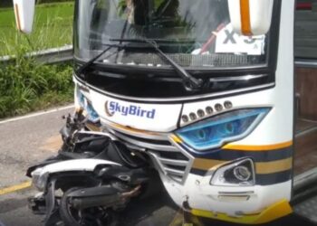 Pelajar SMA Meninggal Saat Tabrakan Motor dan Bus di Tanah Datar