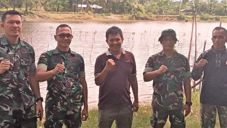 Aksi Nyata Kodim Pesisir Selatan Jaga Lingkungan, Tanam Mangrove di Kawasan Konservasi Penyu