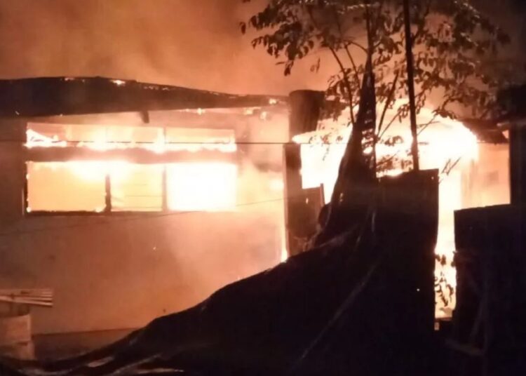 Kebakaran Hanguskan Rumah Warga di Padang