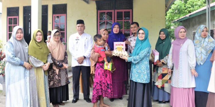 Dinkes Pasaman Barat Gandeng TP PKK Salurkan Bantuan Makanan Tambahan Anak Stunting