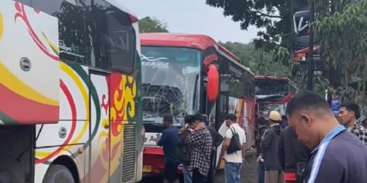 Kronologi Tabrakan Beruntun Bus NPM, Gumarang Jaya dan MPM di Sijunjung. Tiga Bus Penumpang Tabrakan Beruntun