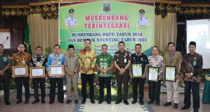 Tiga OPD dan Tiga Kecamatan Raih Pernghargaan Bupati Sijunjung