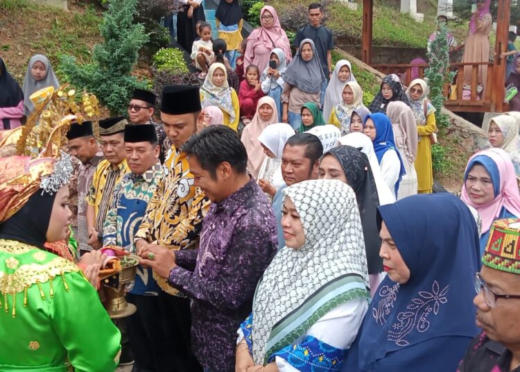 Bupati Sijunjung Buka Festival Qasidah Rebana di HV Tang Aia Cafe dan Resto