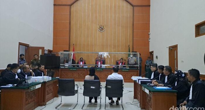 Rekaman Istri Mantan Kapolres Bukittinggi Ditelepon Eks Kapolda Sumbar Diputar