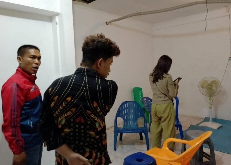 Pasangan Kekasih Digerebek di Kosan Padang, Cowoknya Sembunyi di Dapur