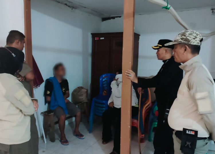 Suami di Padang Gerebek Istri Lagi Berduaan di Kontrakan Pria Lain