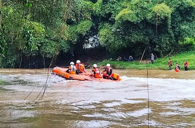 Pencarian korban hanyut di sungai di Jorong Parak Baru, Nagari Taram, Kabupaten Limapuluh Kota.