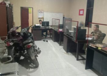 Barang bukti yang digunakan pelaku dalam beraksi diamankan di Mapolsek Pasaman, Pasaman Barat.