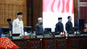 Serahkan Rekomendasi LKPJ Gubernur, DPRD Sumbar Minta Pemprov Terus Perbaiki Penyelenggaraan Pemerintahan