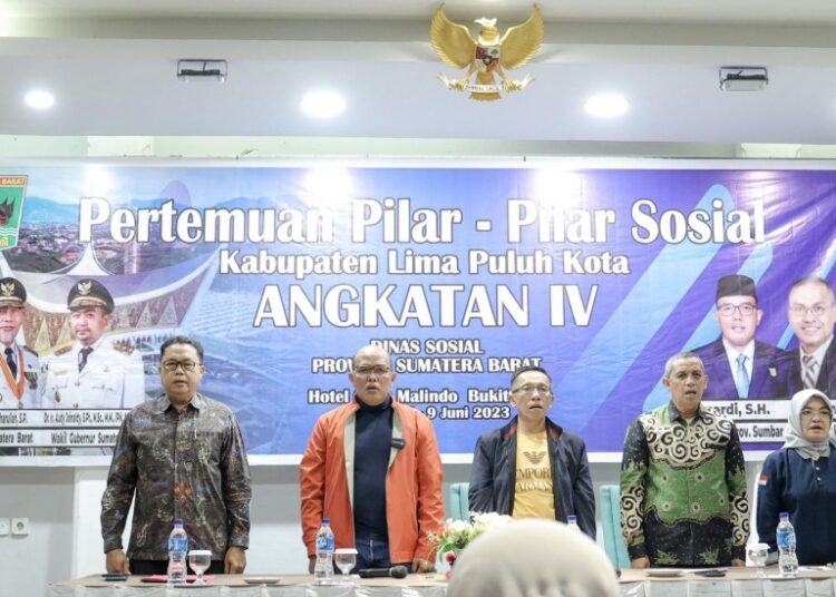 Ketua DPRD Sumbar, Supardi menghadiri kegiatan Pertemuan Pilar-Pilar Sosial Angkatan IV bersama masyarakat Kecamatan Gunung Omeh, Kabupaten Limapuluh Kota di Hotel Grand Malindo Bukittinggi, Rabu (7/6/2023).