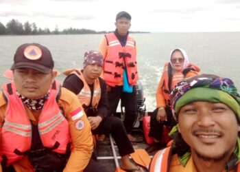 Pencarian Korban Kapal Terbalik