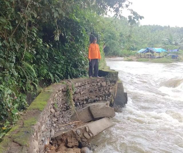 Bendungan Padang Pariaman jebol