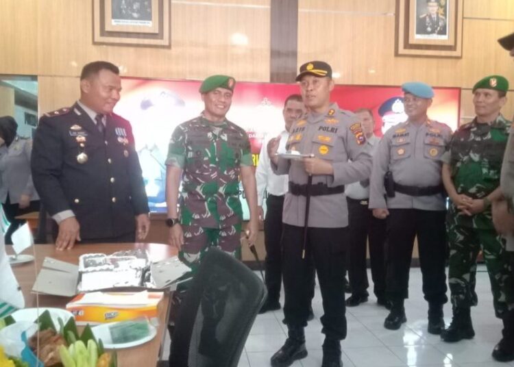 Kapolres Pariaman AKBP Abdul Aziz menerima kunjungan Kodim Pariaman, Sabtu (1/7/2023).