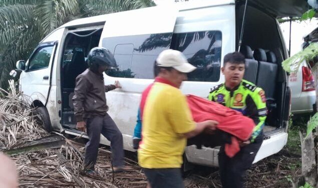 Kecelakaan Minibus Dharmasraya