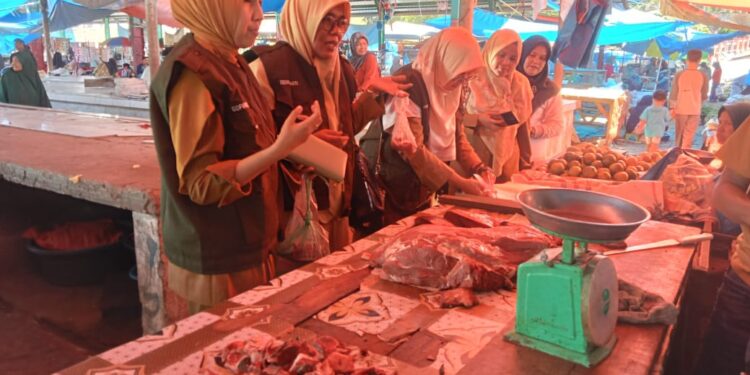 Cek Peredaran Daging Babi