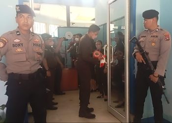 Kejari menggeledah Kantor PDAM Pasaman Barat terkait dugaan korupsi.