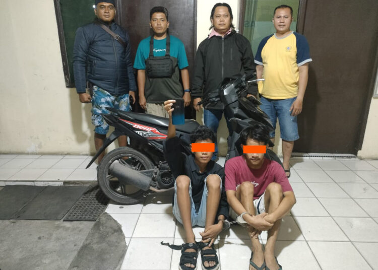 remaja padang peras pemotor