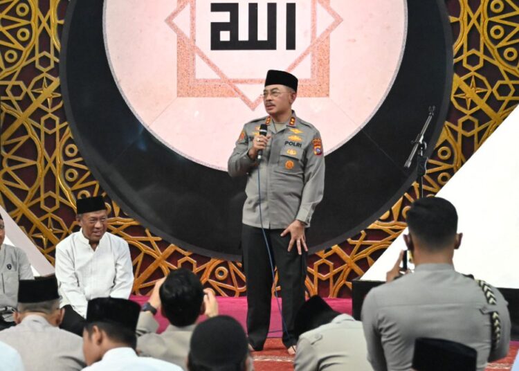 Kapolda Sumbar Irjen Pol Suharyono saat Jumat Curhat di Masjid Raya Sumbar, Jumat (11/8/2023).