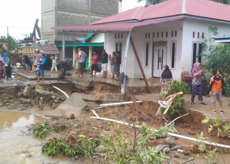 Rumah Hanyut Pasaman Barat