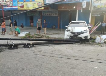 Honda Jazz di Padang Tabrak