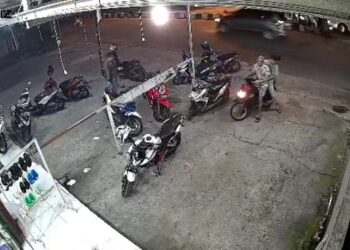 Pemuda Curi HP di Padang