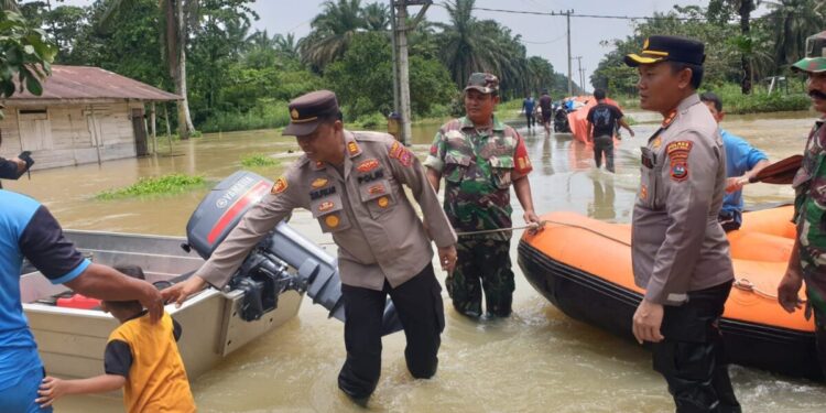 Evakuasi Banjir Pasaman Barat