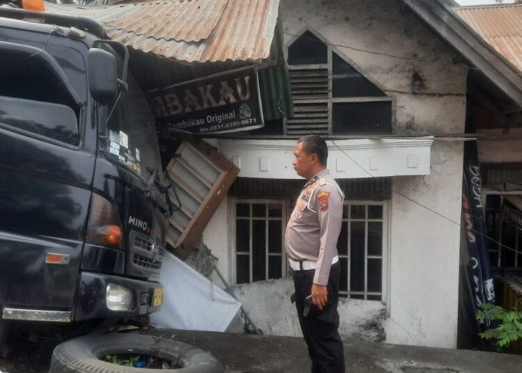 Kecelakaan Truk di Padang