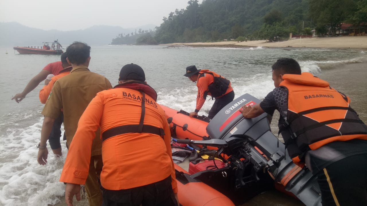 Pencarian Mahasiswa Hilang di Pesisir Selatan