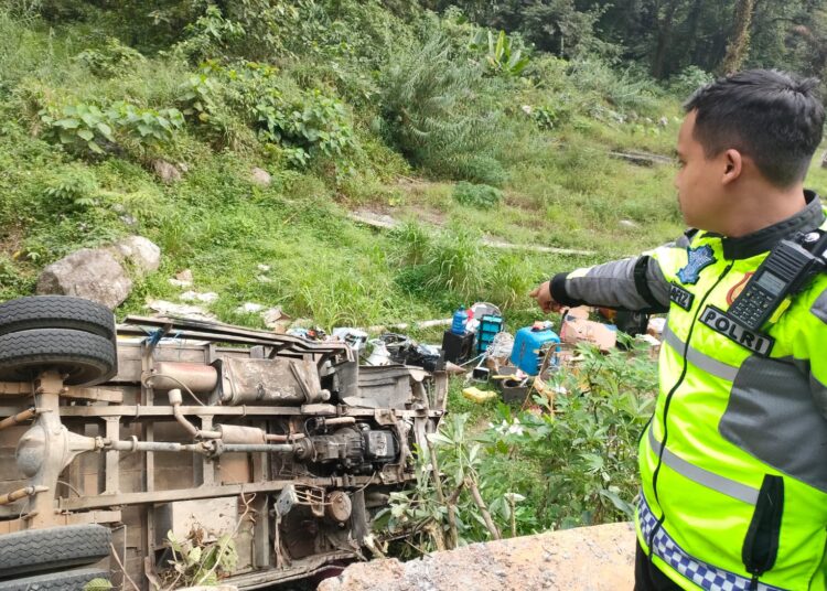 Truk ke Jurang di Lembah Anai