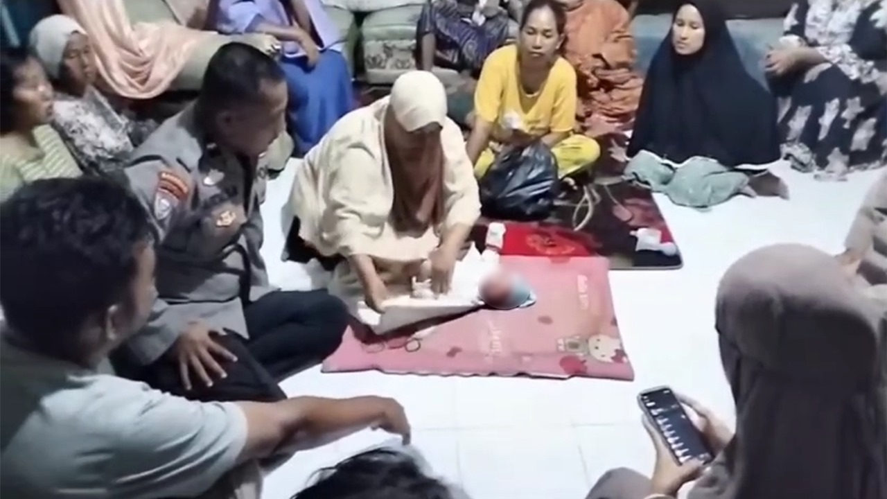 Bayi Dibuang di Masjid Sijunjung