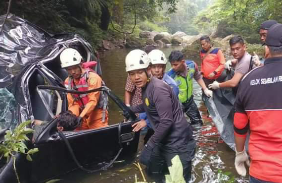 Minibus Terjun ke Jurang di Limapuluh Kota