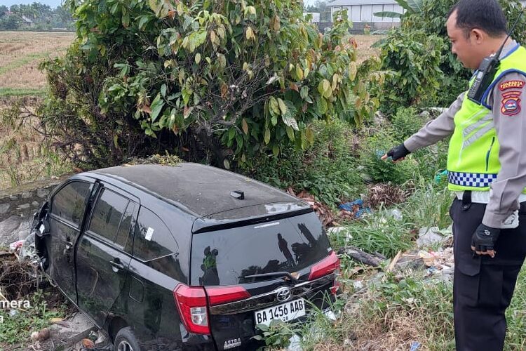 Toyota Tabrak Becak di Padang. Korban Kecelakaan di Bypass Padang