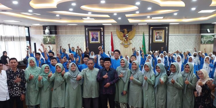 SMPN 6 Padang berkunjung ke DPRD Sumbar (Foto: DPRD Sumbar)