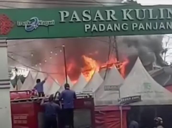 Pasar Kuliner Padang Panjang kebakaran