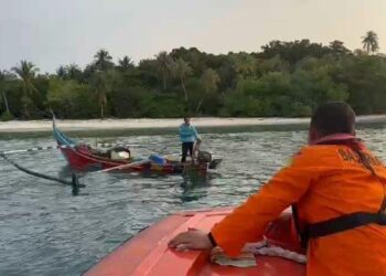 Basarnas Padang berhasil menemukan dua nelayan yang dilaporkan hilang, Sabtu (9/12) sore.