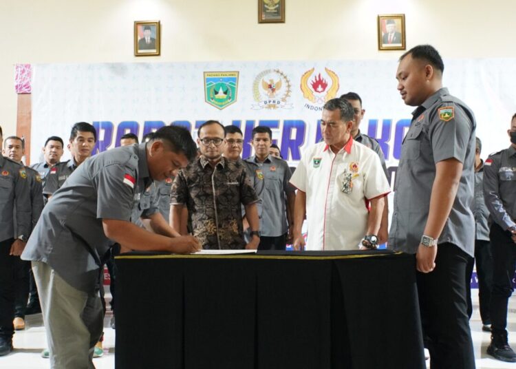 Pelantikan Pengurus KONI Padang Panjang di Auditorium Mifan Waterpark, Sabtu (16/12/2023).