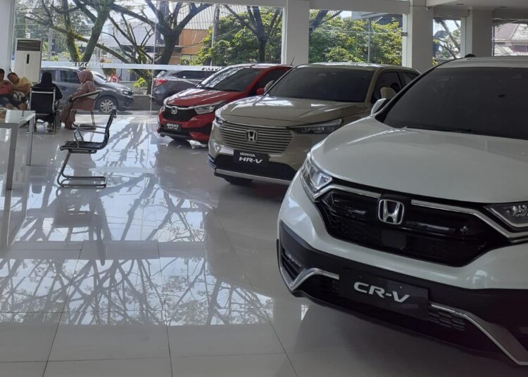 Brio Satya Jadi Mobil Terlaris Di Honda Gajah Motor Cabang Khatib ...