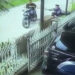 Rekaman CCTV aksi begal handphone di kawasan Air Tawar Padang, Sabtu (13/1).