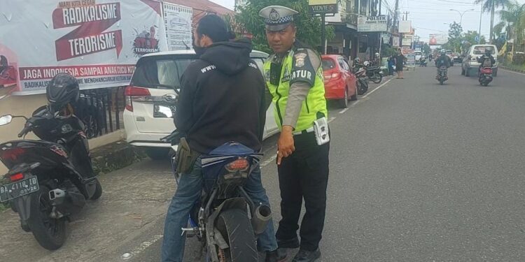 Satlantas Polresta Padang razia kendaraan melanggar